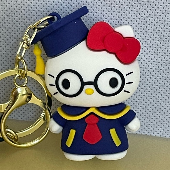 Hello Kitty Keychain • Graduation Day - Picture 5 of 11